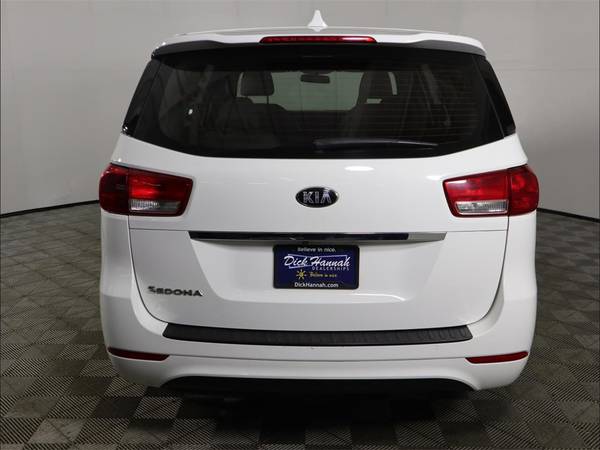 2018 Kia Sedona L - - by dealer - vehicle automotive for sale in Vancouver, OR – photo 6