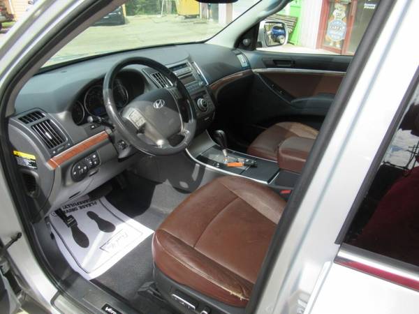 2008 Hyundai Veracruz Limited AWD 4dr Crossover - - by for sale in Bloomington, IL – photo 24