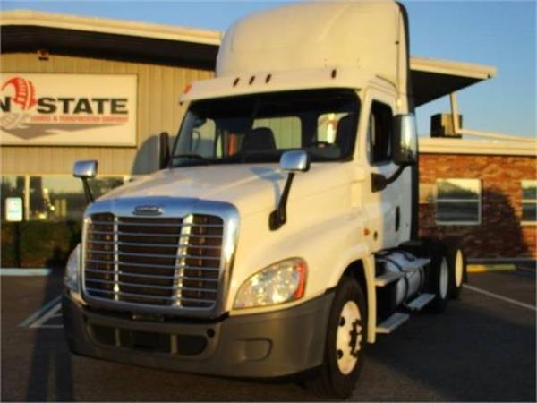 2014 Freightliner CASCADIA 125 - - by dealer for sale in TAMPA, FL – photo 4