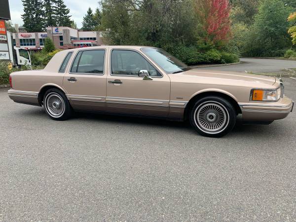 1992 Lincoln Town Car Signature 4DR Sedan, ONE OWNER! - cars & for sale in Lynnwood, WA – photo 6