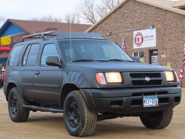 2000 Nissan Xterra SE 4WD, roof rack, rear privacy glass, DRIVES for sale in Farmington, MN – photo 2