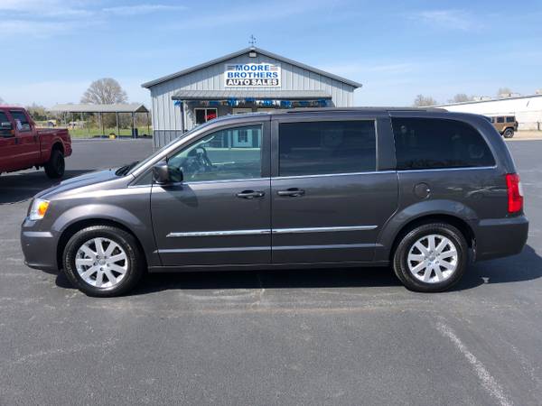 2016 Chrysler Town Country 4dr Wgn Touring - - by for sale in Pinckneyville, IN – photo 6