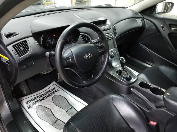 2011 Hyundai Genesis V6 for sale in Norwalk, IA – photo 9