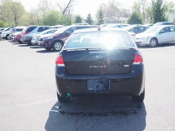 2011 Ford Focus SES - - by dealer - vehicle automotive for sale in Youngstown, OH – photo 7