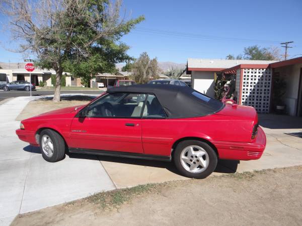 1993 Pontiac Sunbird SE Convertible, Red w/ New Top! - cars & trucks... for sale in Indio, CA – photo 2