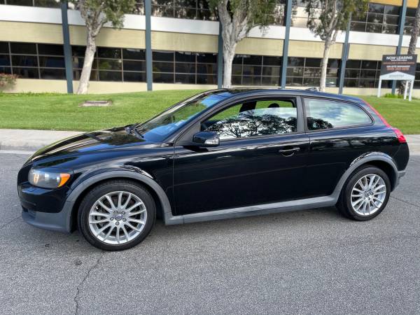 2010 Volvo C30 T5 Clean Title 15 Service Records 6 Speed Manual for sale in Irvine, CA – photo 3