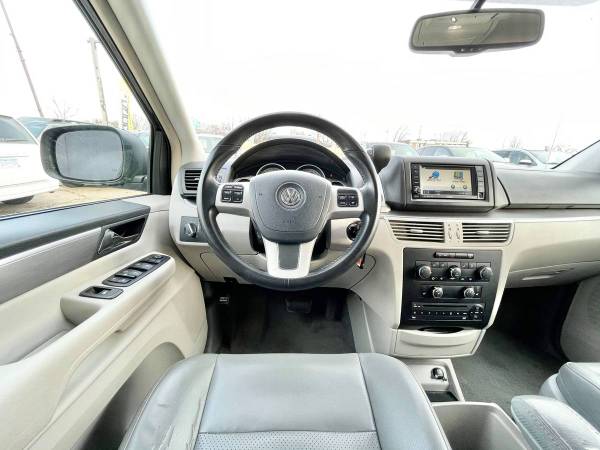 2011 Volkswagen Routan SE - - by dealer - vehicle for sale in Rochester, MN – photo 12