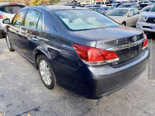 2011 Toyota Avalon Limited One Owner Limited for sale in Manchester, NH – photo 19