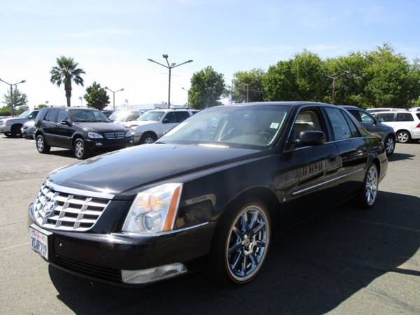 2007 Cadillac DTS PERFORMANCE - NAVI - MOON ROOF - PARKING ASSIST -... for sale in Sacramento , CA – photo 2