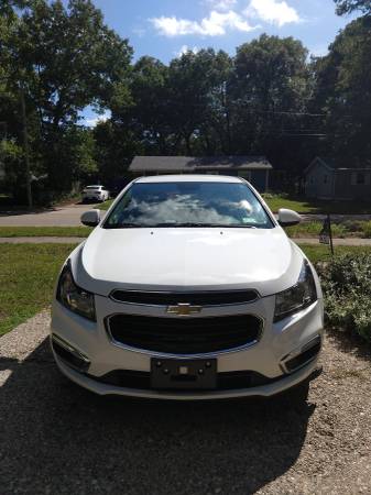 White 2015 Chevy Cruze LT Sedan - CLEAN TITLE! SUPERB CONDITION! for sale in Muskegon, MI – photo 3