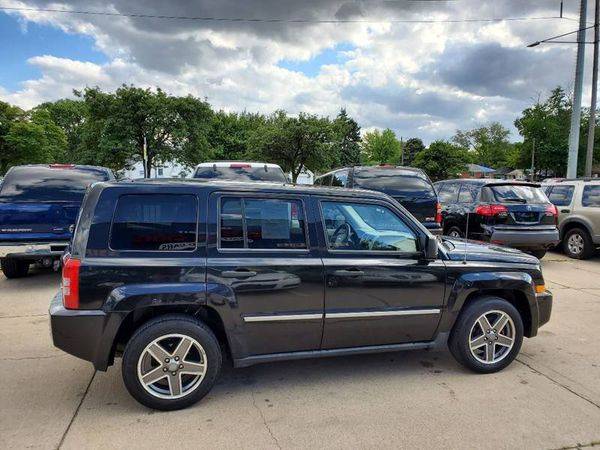 2008 Jeep Patriot Limited 4x4 4dr SUV w/CJ1 Side Airbag Package -... for sale in Warren, MI – photo 8