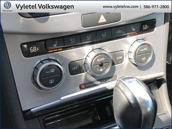 2013 Volkswagen CC sedan 4dr Sdn Lux - Volkswagen Deep Black for sale in Sterling Heights, MI – photo 24