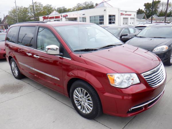 2013 Chrysler Town and Country Touring Red for sale in Des Moines, IA
