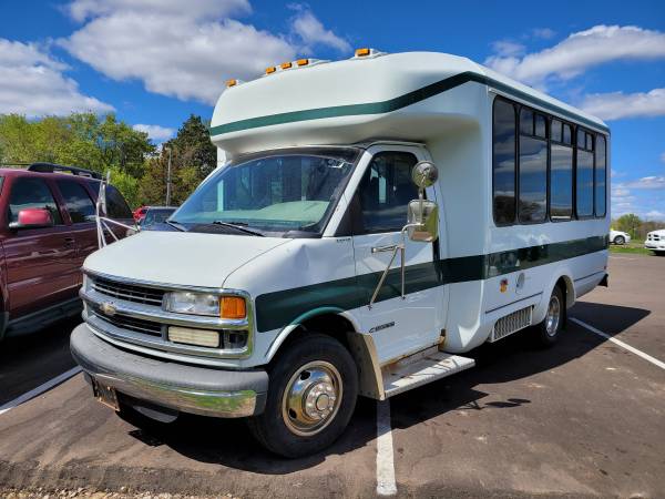 2000 Chevy g3500 bus with working wheelchair lift for sale in Ham Lake, MN – photo 2