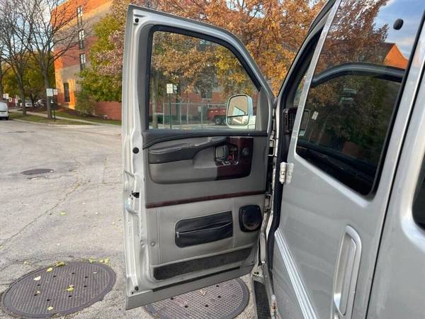2013 GMC SAVANA CARGO 1500 1OWNER LEATHER 3ROW NEW TIRES 135976 -... for sale in Skokie, IL – photo 7
