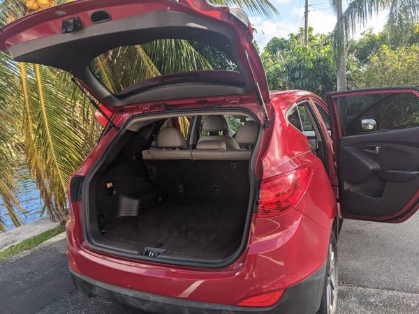 2015 Red Hyundai Tucson GLS - cars & trucks - by owner - vehicle... for sale in Fort Lauderdale, FL – photo 5