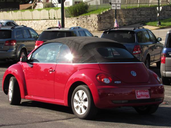 ***2010 VOLKSWAGEN NEW BEETLE 2.5L COVERTIBLE**HEATED LEATHER**28 MPG* for sale in Stoughton, WI – photo 4