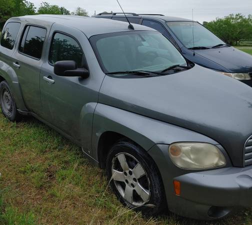 2006 Chevy HHR runs but needs work, has hitch, clean title - cars & for sale in Manor, TX – photo 4