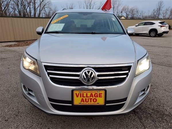 2011 Volkswagen Tiguan SEL - cars & trucks - by dealer - vehicle... for sale in Green Bay, WI – photo 6