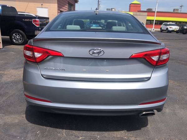 2015 Hyundai Sonata SE - Try - - by dealer for sale in Fairview Heights, MO – photo 4