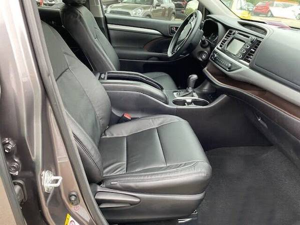 2016 Toyota Highlander LE-58k Miles-3rd Row-Warranty-Like New - cars... for sale in Lebanon, IN – photo 18