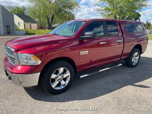2015 Ram 1500 SLT Quad Cab 4WD 8-Speed Automatic for sale in Fort Atkinson, WI – photo 3