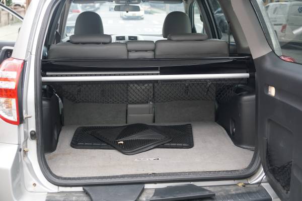 2009 Toyota Rav4 Limited 6 Cylinder - cars & trucks - by owner -... for sale in Brooklyn, NY – photo 9