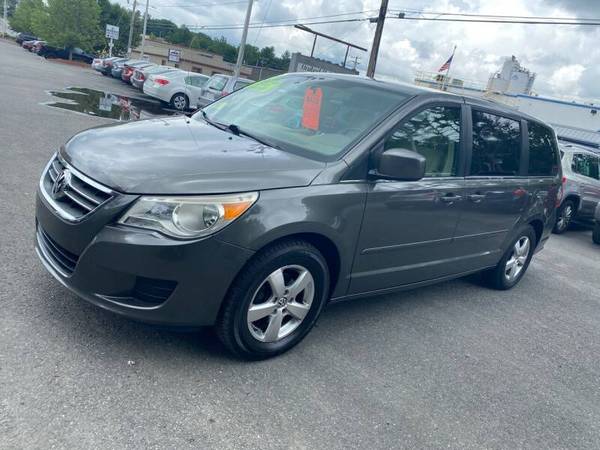 2010 Volkswagen Routan with only 110k ￼￼￼fully loaded rear view... for sale in leominster, MA – photo 5