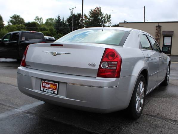 2008 Chrysler 300 Bright Silver Metallic for sale in Mount Pleasant, MI – photo 2