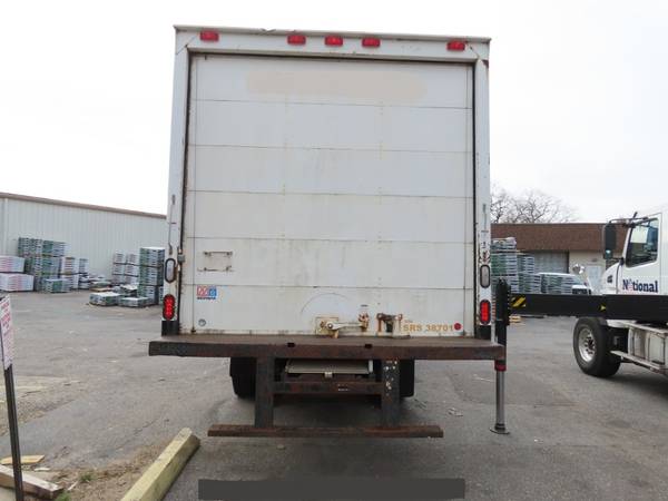 2005 Freightliner M2 26 Box Truck 8701 - - by dealer for sale in Coventry, RI – photo 8