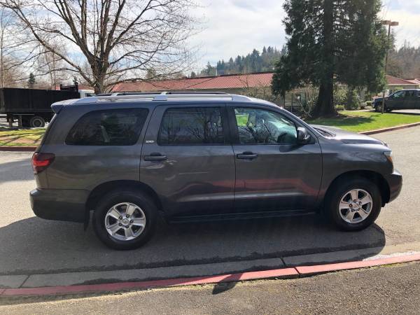 2018 Toyota Sequoia SR5 4WD - 5 7L V8, Leather, Third Row, Loaded for sale in Kirkland, WA – photo 4