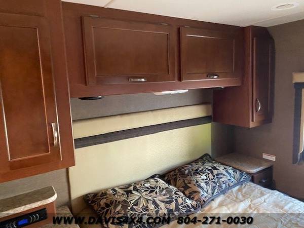 2015 Thor Motorhome A C E 30 2 Bunkhouse Model - - by for sale in Richmond, FL – photo 18