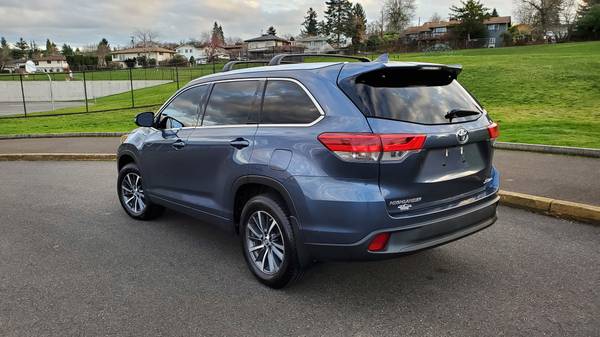 2017 TOYOTA HIGHLANDER XLE AWD - cars & trucks - by owner - vehicle... for sale in Portland, OR – photo 3