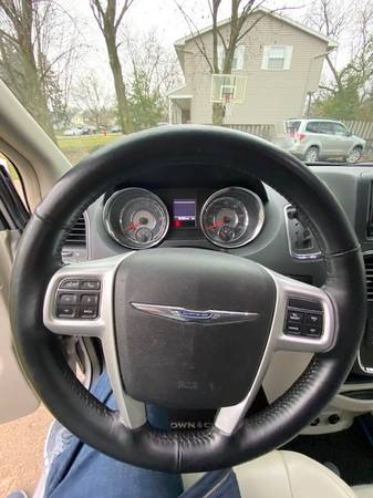 2014 Chrysler Town & Country - cars & trucks - by owner - vehicle... for sale in East Lansing, MI – photo 6