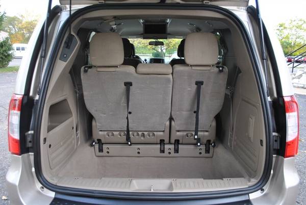 2012 CHRYSLER TOWN & COUNTRY TOURING REAR ENTERTAINMENT STOW N GO... for sale in Flushing, MI – photo 12