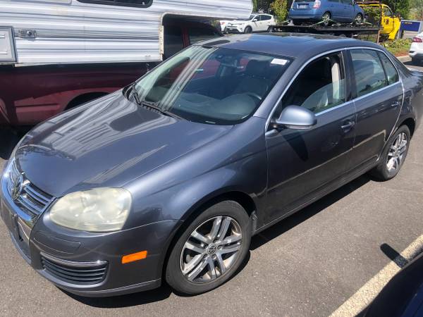 05 VW JETTA AUTO (loaded) leather DEAL - - by dealer for sale in Portland, OR – photo 8
