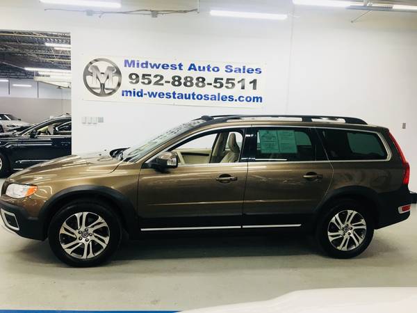 2013 VOLVO XC70 AWD One Owner! EXCELLENT CONDITION. See. Drive. Love. for sale in Eden Prairie, MN – photo 3