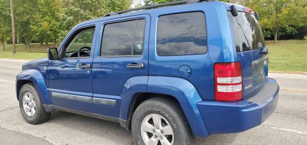 09 JEEP LIBERTY SPORT 4WD- V6, LOADED, ONLY 146K MI. CLEAN/ SHARP... for sale in Miamisburg, OH – photo 6