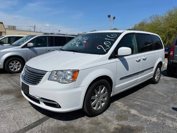 2016 Chrysler Town and Country Touring 2499 Down for sale in Greenwood, IN – photo 2