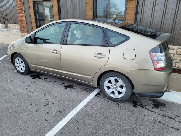 2005 Toyota Prius, up to 50 MPG! Warranty! - - by for sale in Fulton, MO – photo 2