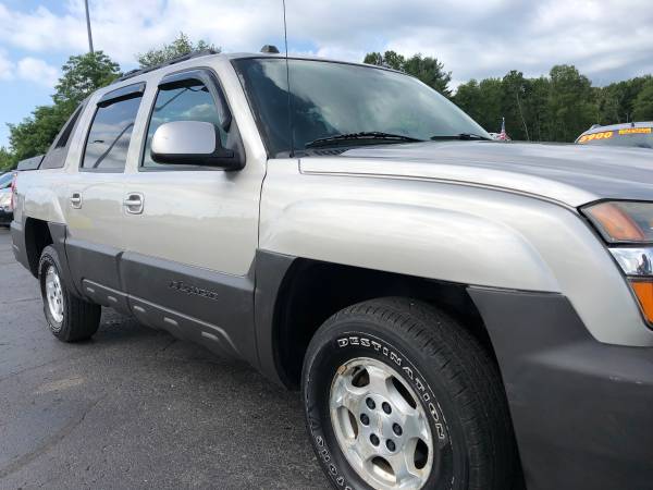 Loaded! 2005 Chevy Avalanche 1500! 4x4! Crew Cab! for sale in Ortonville, OH – photo 12