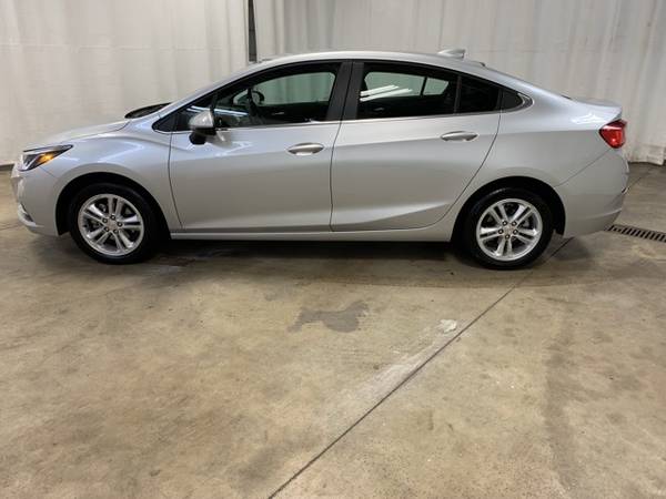2018 Chevrolet Chevy Cruze LT - - by dealer - vehicle for sale in Newton Falls, OH – photo 8