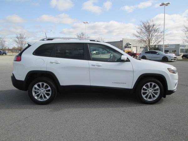 2021 Jeep Cherokee Latitude suv Bright White Clearcoat - cars & for sale in Bentonville, AR – photo 6