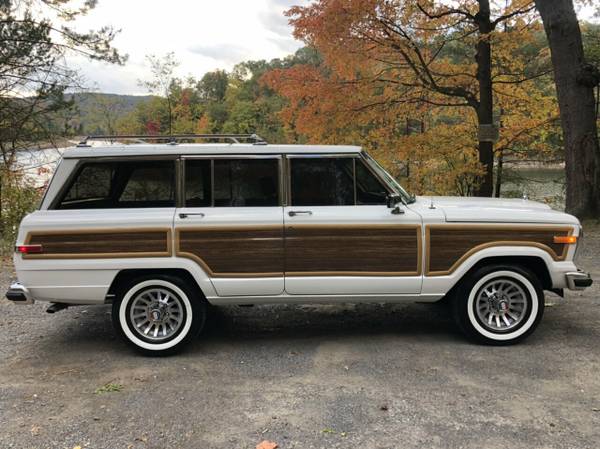 1988 *Jeep* *Grand Wagoneer* *Woody Wagon* White - cars & trucks -... for sale in Johnstown , PA – photo 2