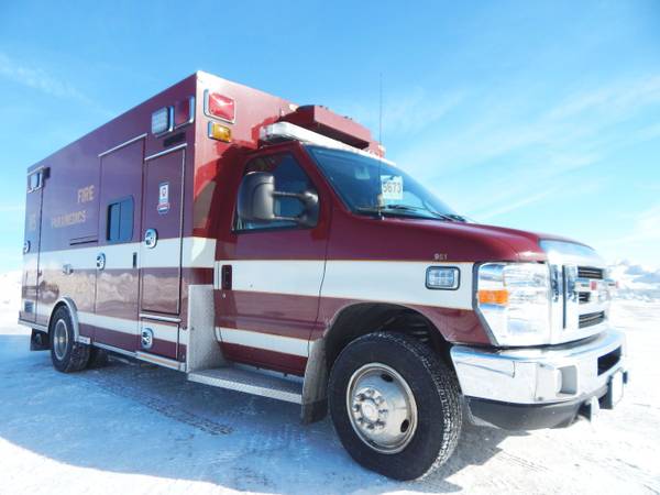 Ambulance, 2017 Ford E-350, GasEngine, Runs Good, Newer Tires, Free for sale in Midlothian, IL – photo 4