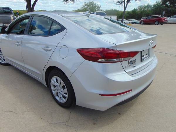 2017 Hyundai Elantra Se (Mileage: 36,842) for sale in Devine, TX – photo 9