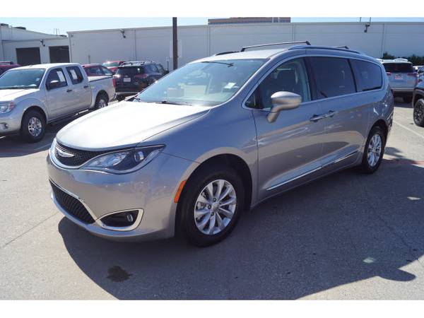 2019 Chrysler Pacifica Touring L - Ask About Our Special Pricing! for sale in Hurst, TX – photo 2