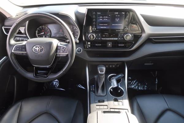 2020 Toyota Highlander XLE - First Time Buyer Programs! Ask Today! for sale in Peoria, AZ – photo 11