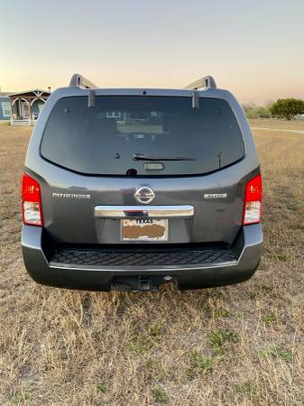 2012 Nissan Pathfinder - cars & trucks - by owner - vehicle... for sale in Saint Hedwig, TX – photo 2