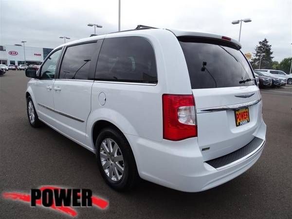 2016 Chrysler Town & Country Touring Minivan, Passenger for sale in Salem, OR – photo 5